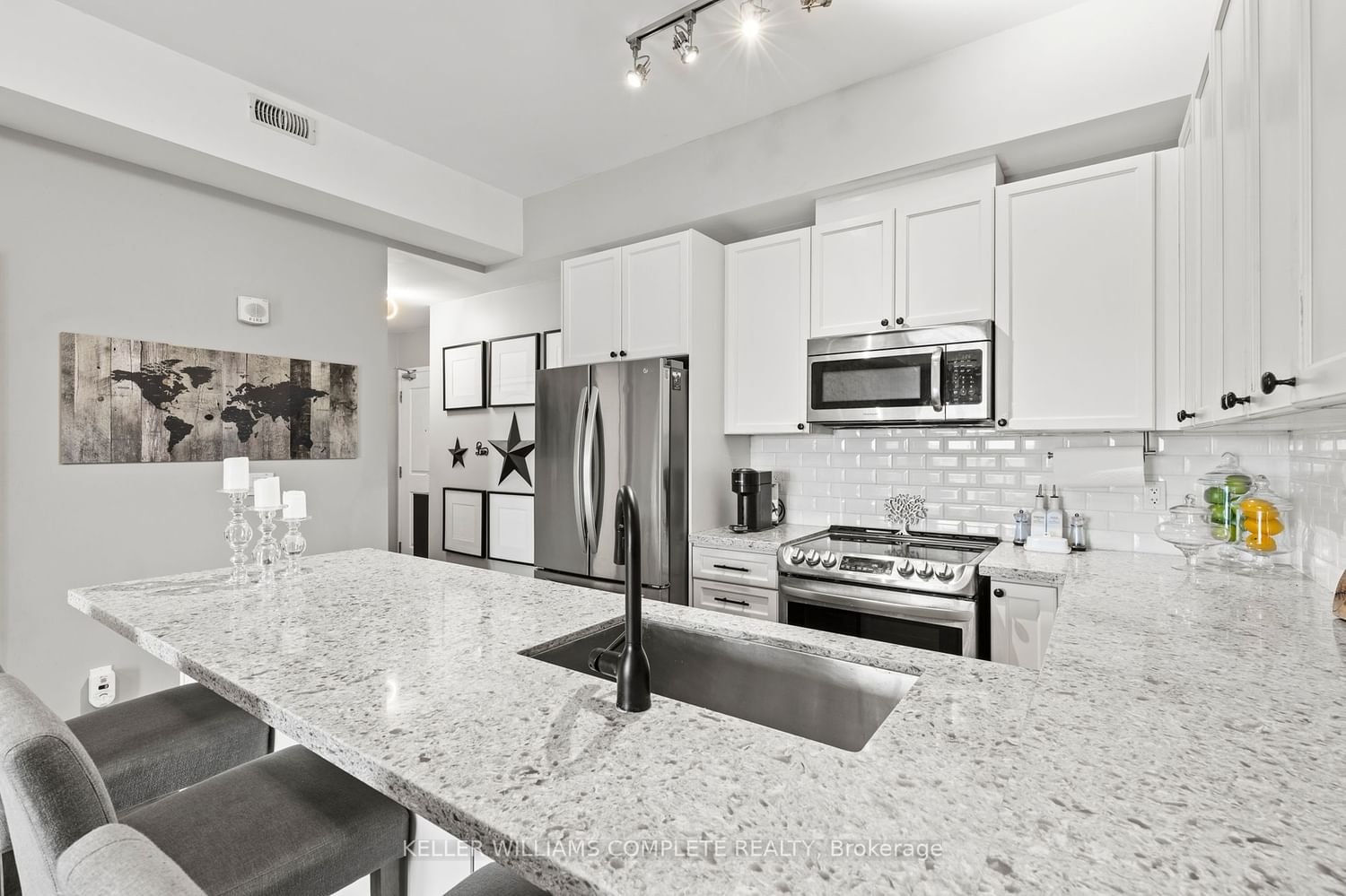 1370 Costigan Rd, unit 412 for sale - image #8