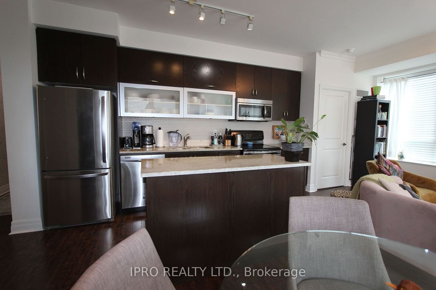 20 Gothic Ave, unit 516 for rent - image #8
