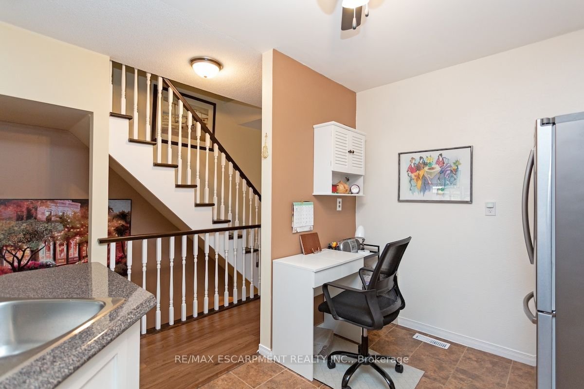 2025 Cleaver Ave, unit 32 for sale - image #10