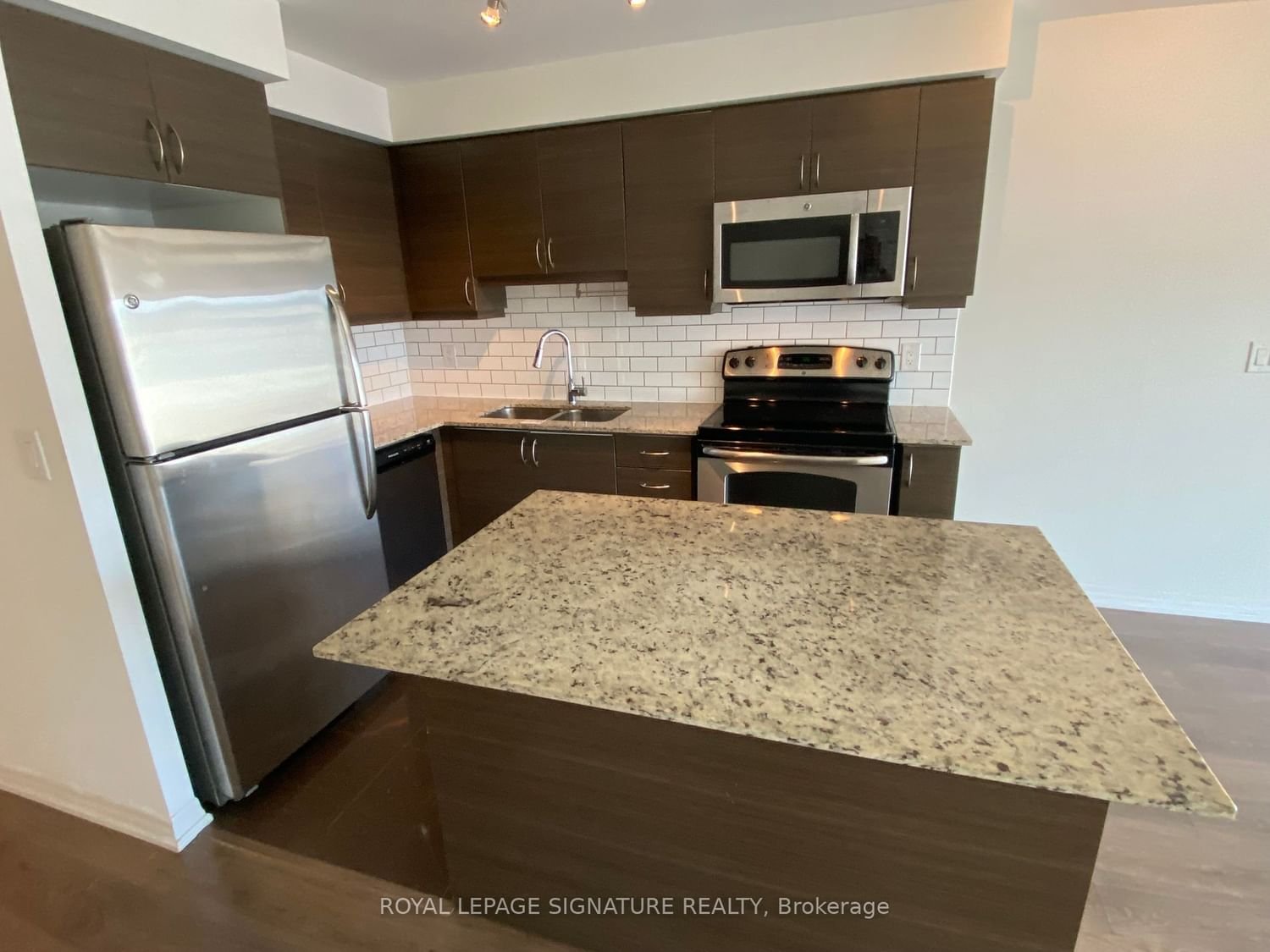 1940 Ironstone Dr, unit 1106 for rent - image #7