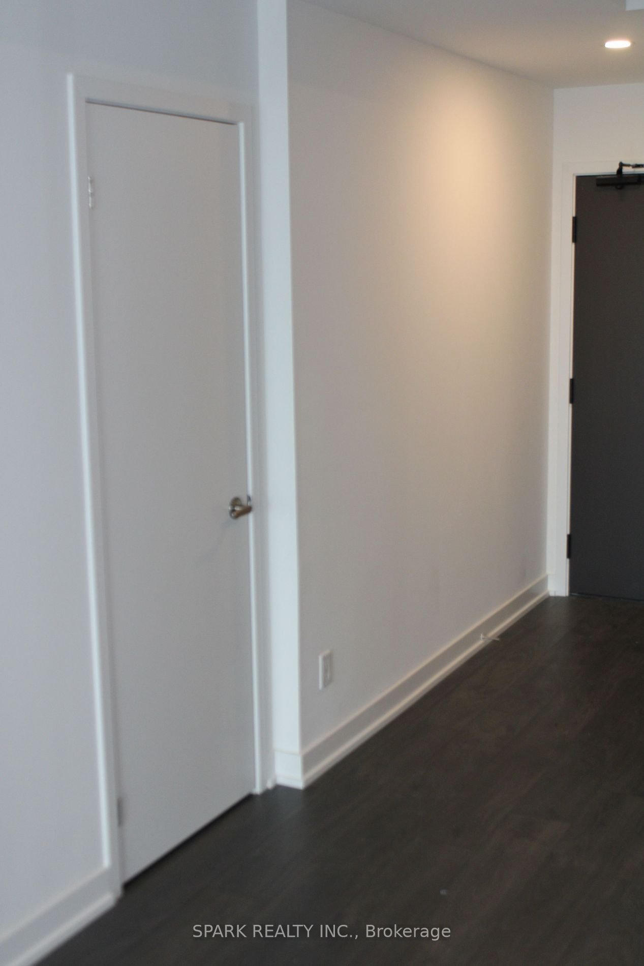 57 Brock Ave, unit 612 for rent - image #12