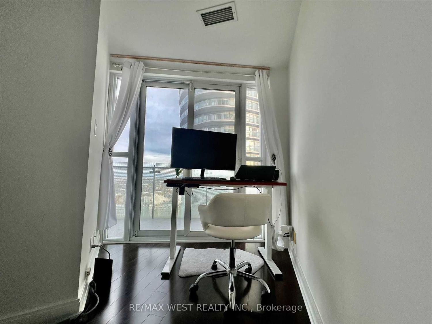 50 Absolute Ave, unit 3904 for rent - image #11