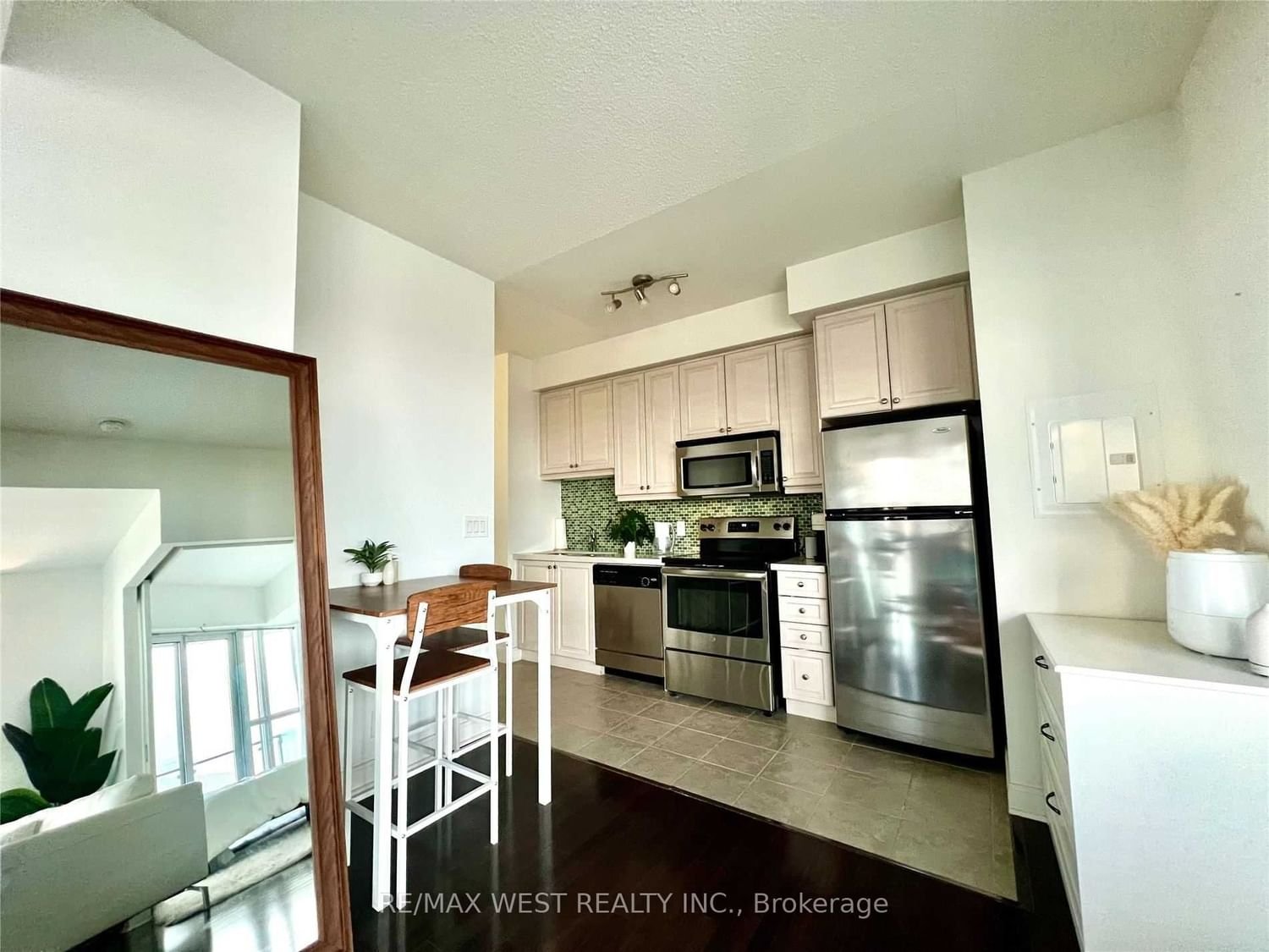 50 Absolute Ave, unit 3904 for rent - image #8
