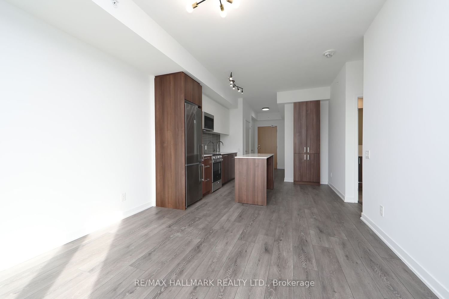 1787 St Clair Ave W, unit 501 for rent - image #10