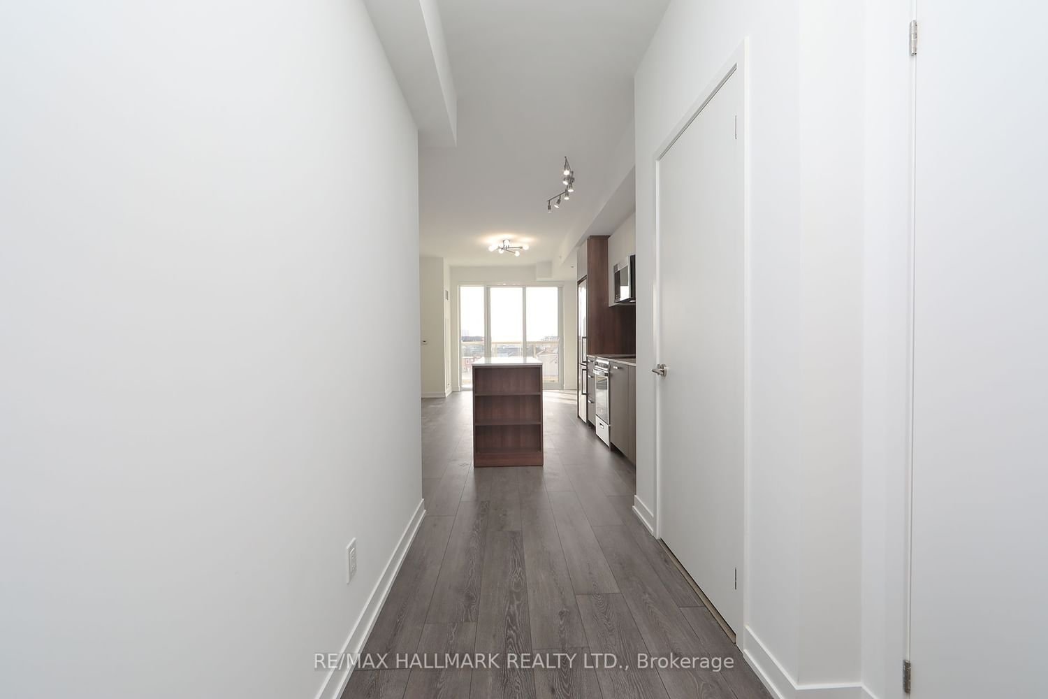 1787 St Clair Ave W, unit 501 for rent - image #13