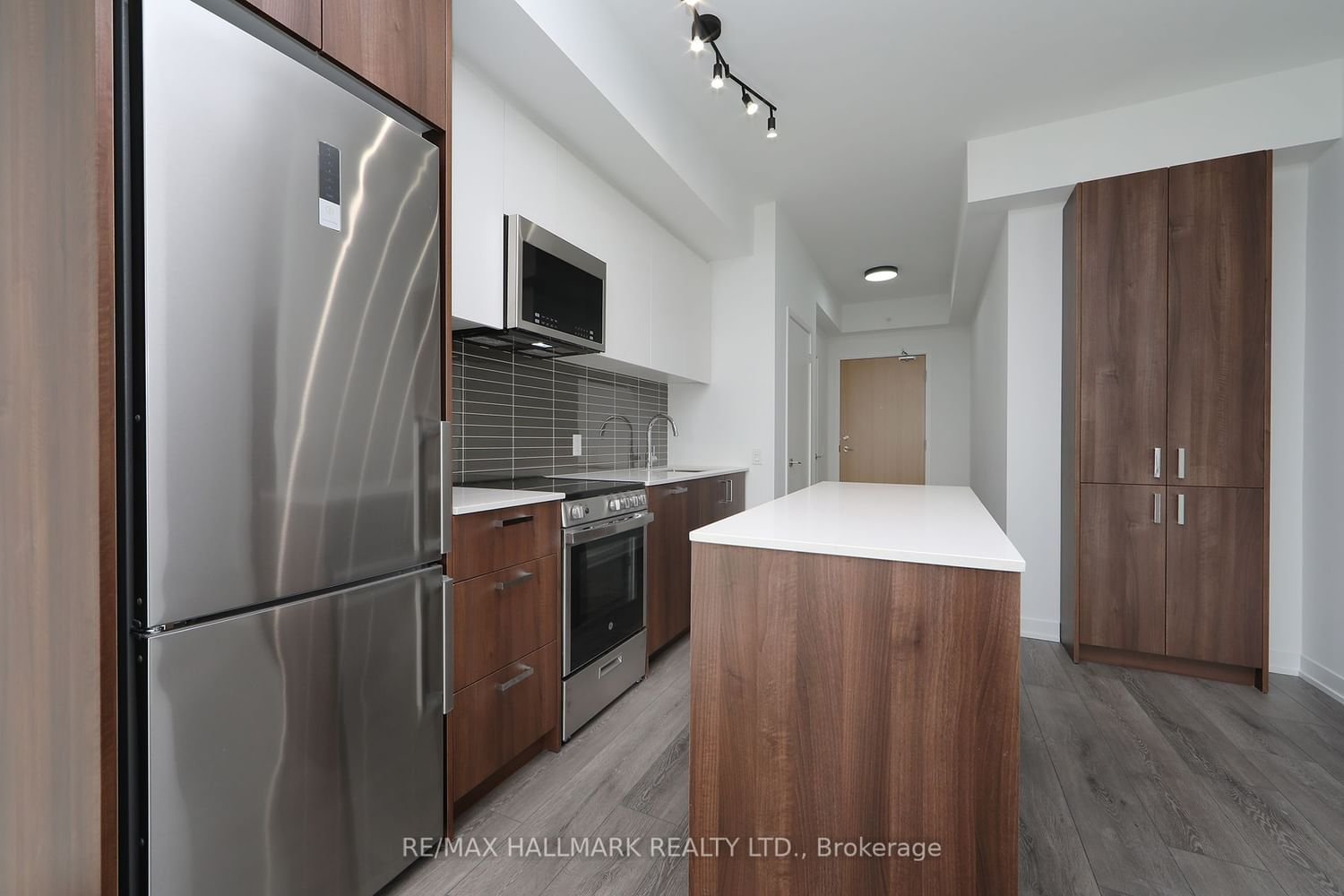 1787 St Clair Ave W, unit 501 for rent - image #5