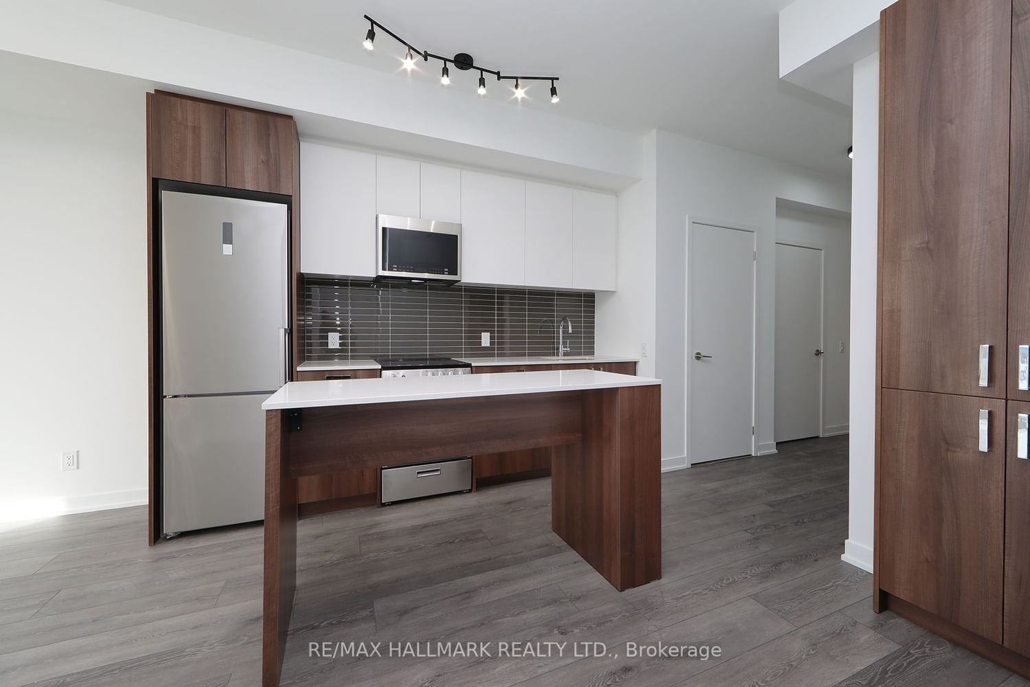 1787 St Clair Ave W, unit 501 for rent - image #6