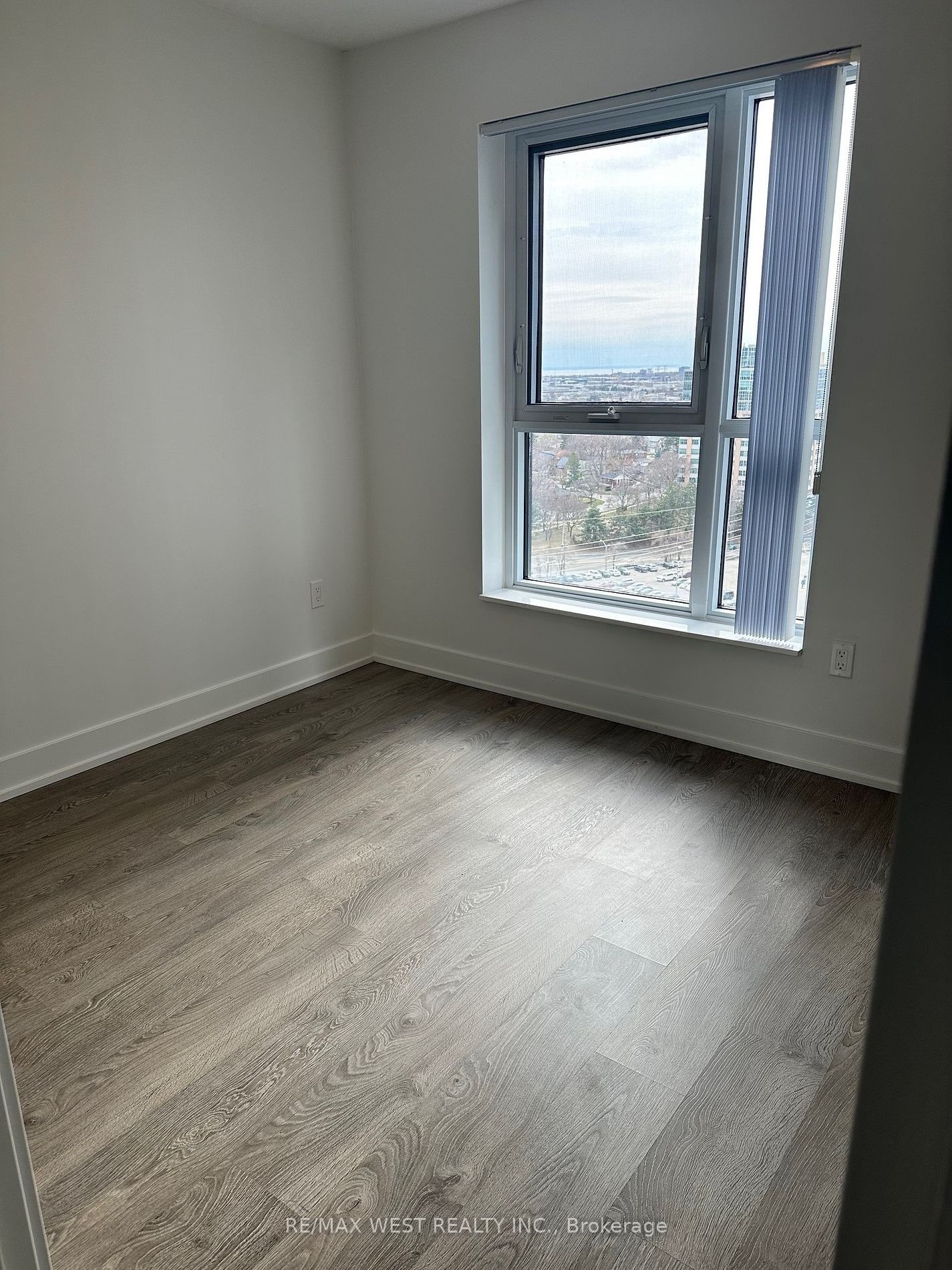 7 Mabelle Ave, unit 1610 for rent - image #8