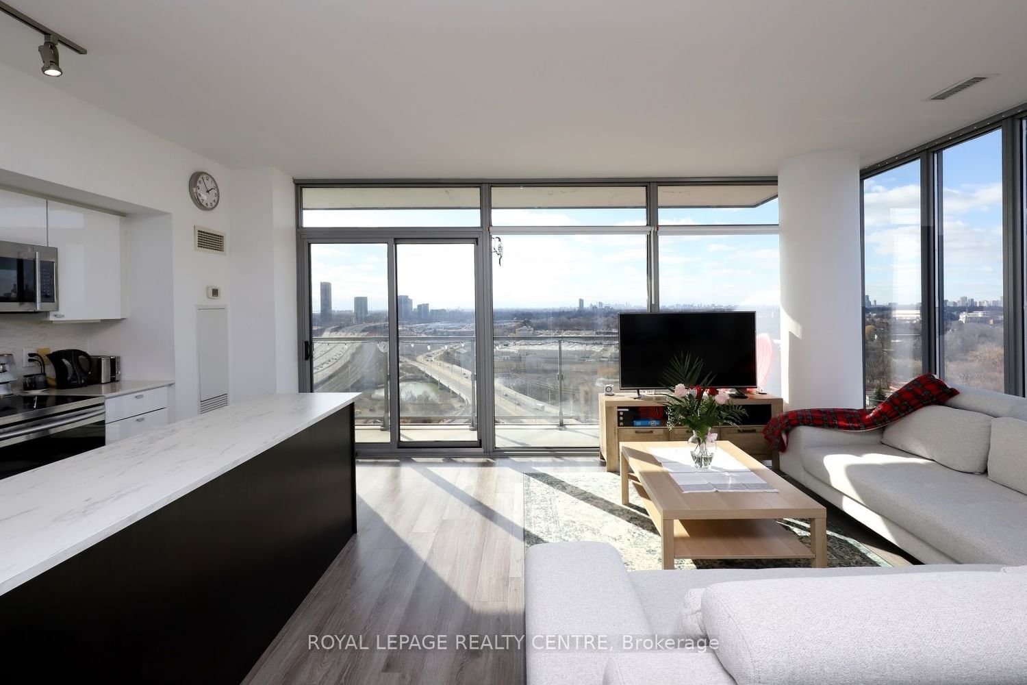 105 The Queensway, unit 1910 for sale - image #10