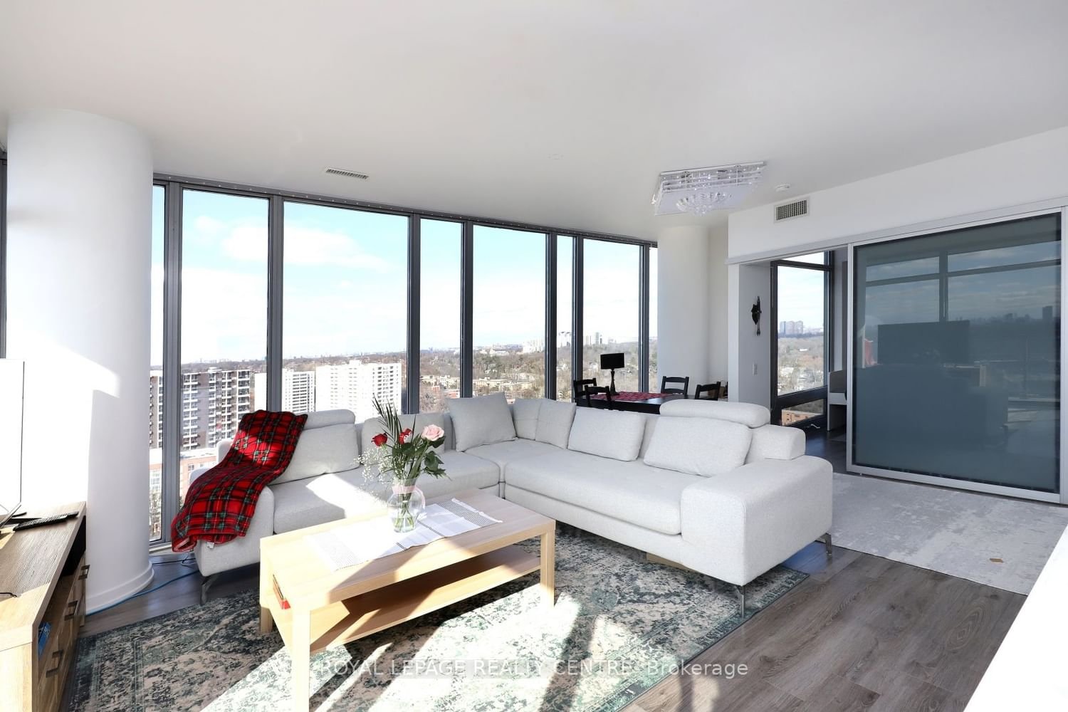 105 The Queensway, unit 1910 for sale - image #11