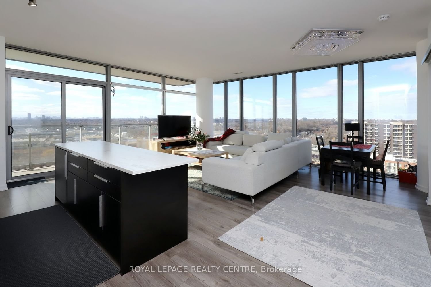 105 The Queensway, unit 1910 for sale - image #8