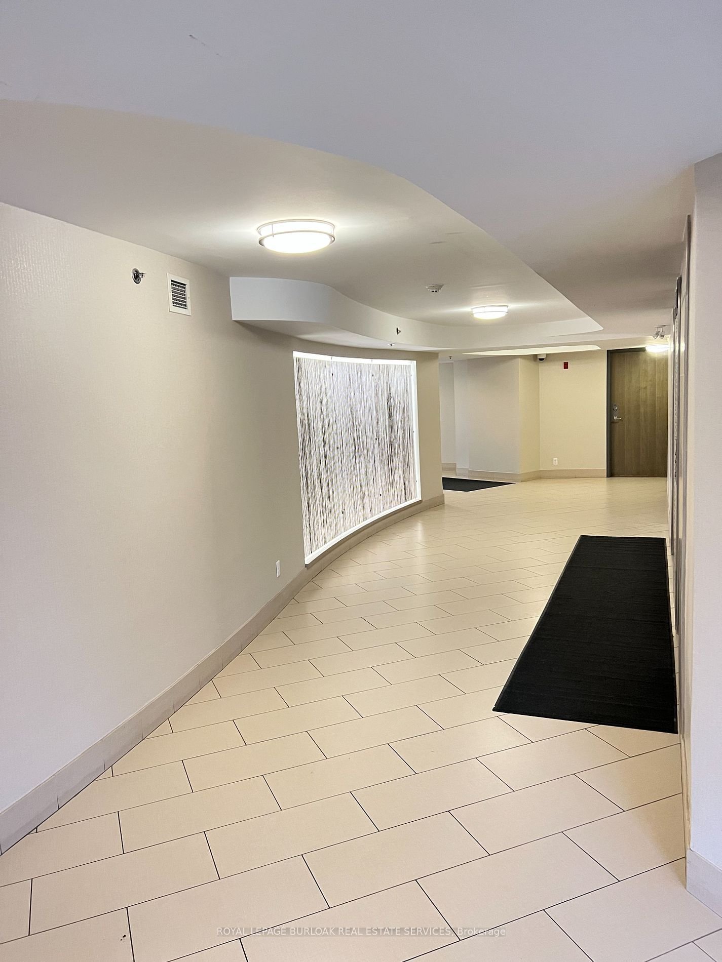 3070 Rotary Way, unit 404 for rent - image #2