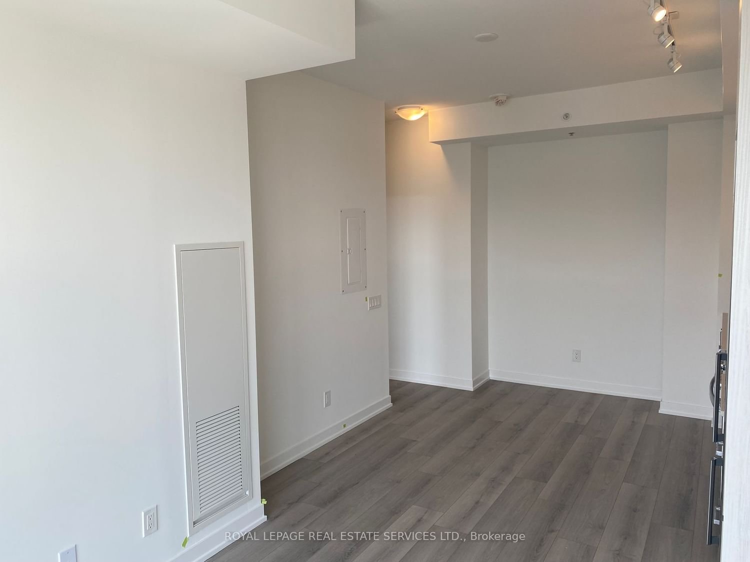 1787 St Clair Ave W, unit 621 for rent - image #10