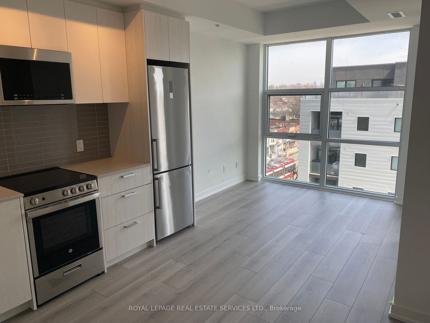 1787 St Clair Ave W, unit 621 for rent - image #3