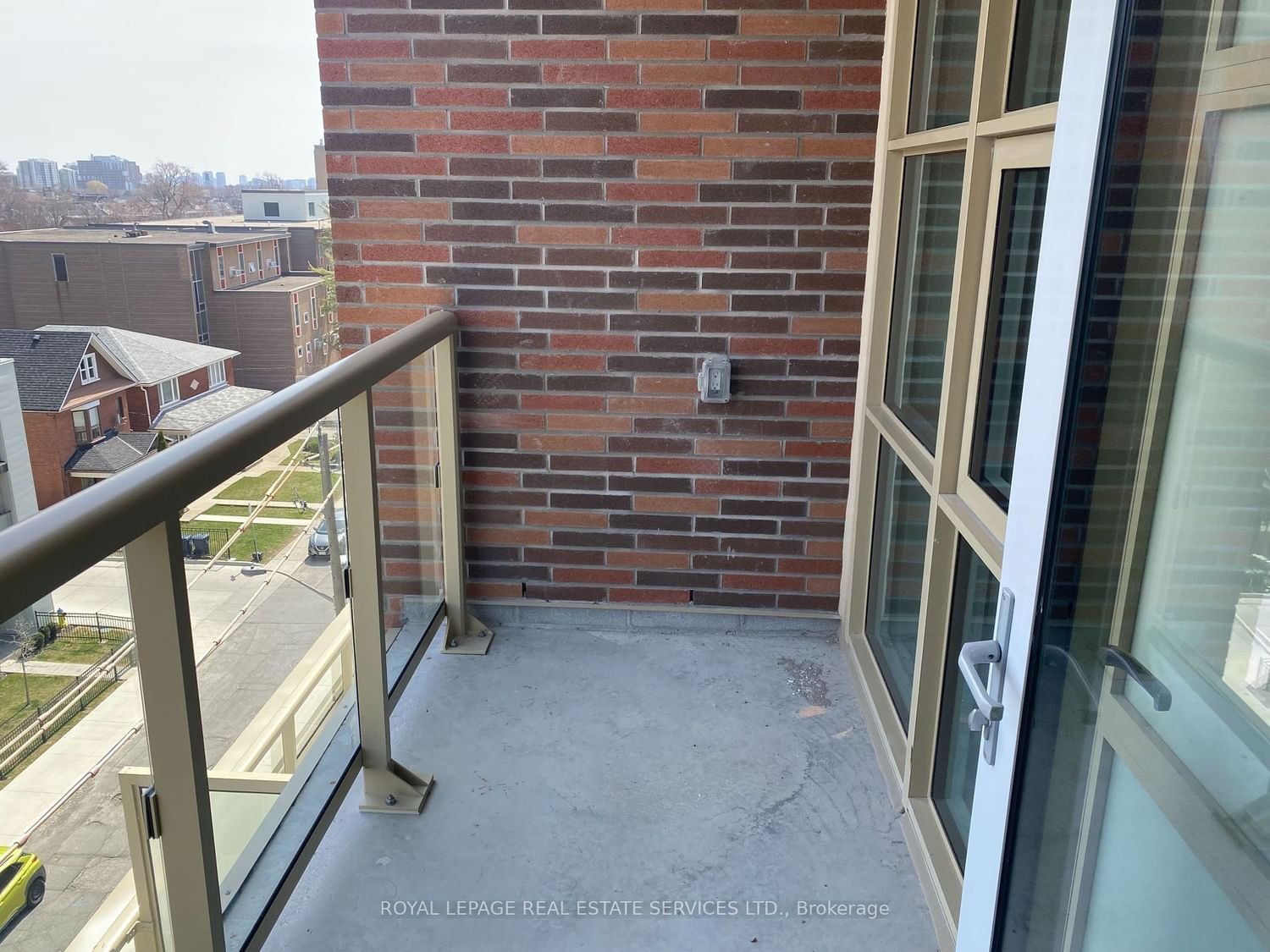 1787 St Clair Ave W, unit 621 for rent - image #8