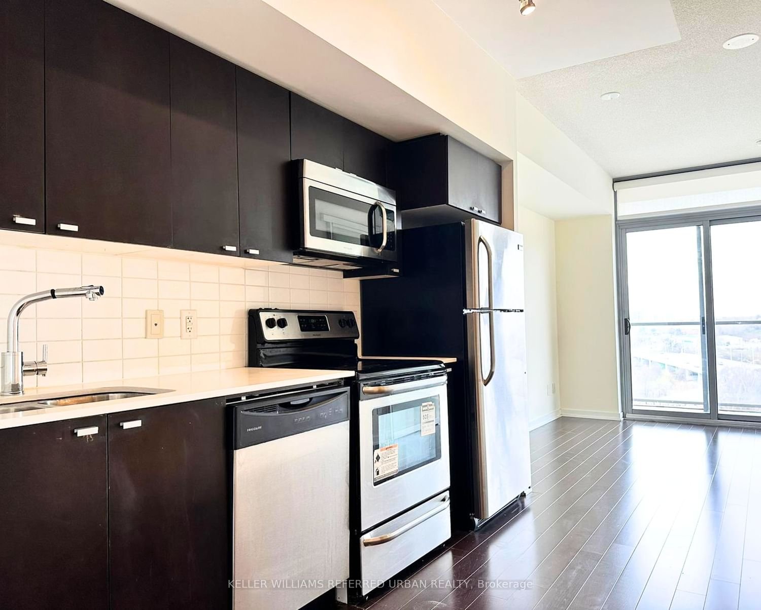 105 The Queensway Ave, unit 908 for rent - image #3