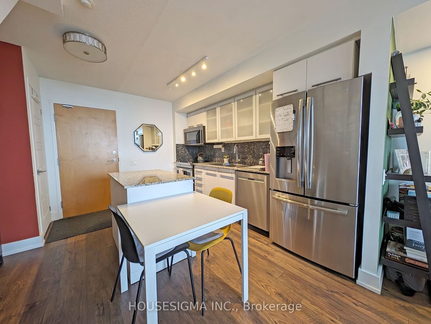 1040 The Queensway, unit 917 for rent - image #2