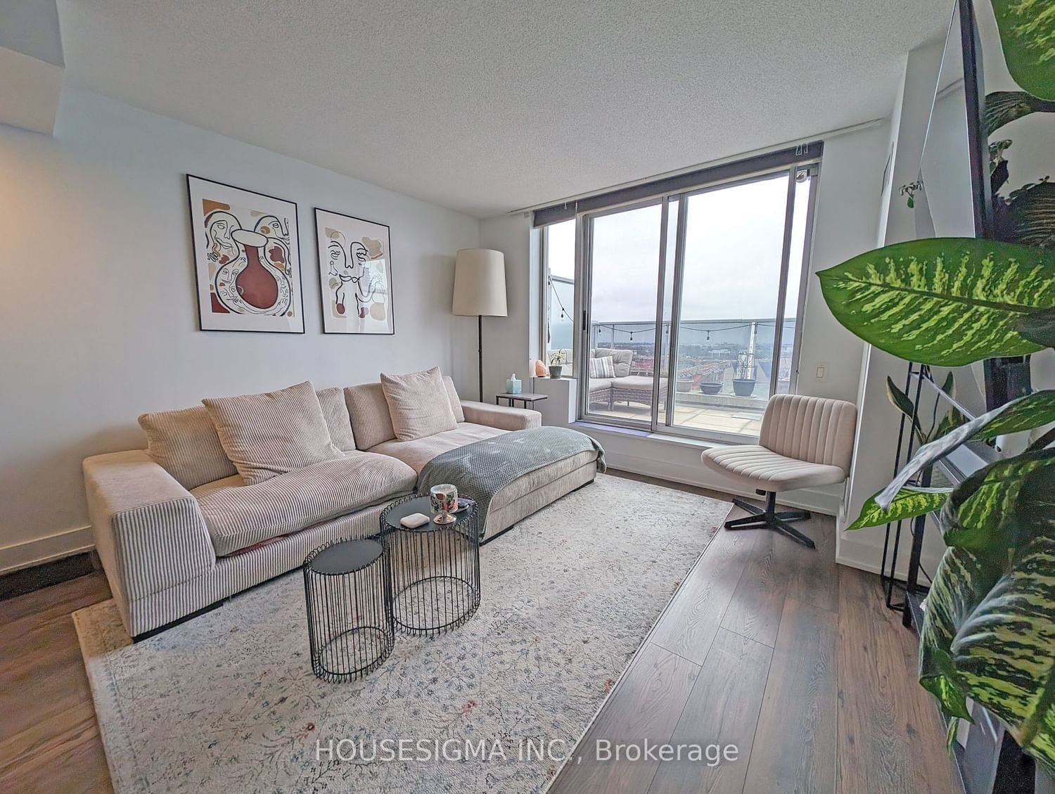 1040 The Queensway, unit 917 for rent - image #4