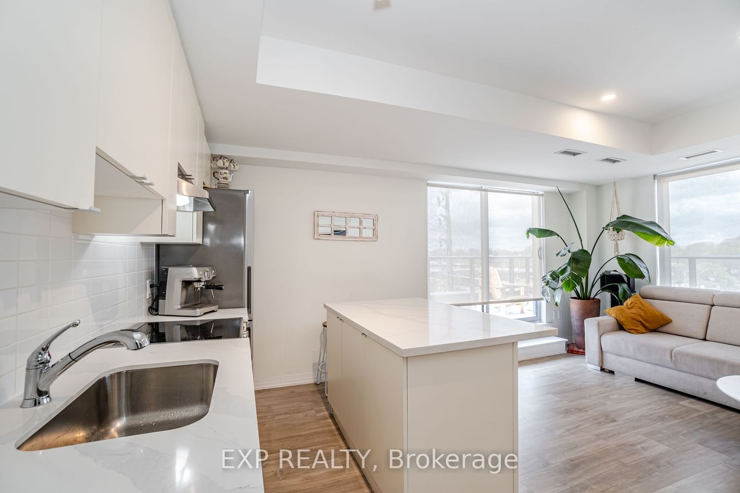 408 Browns Line, unit 401 for sale - image #14