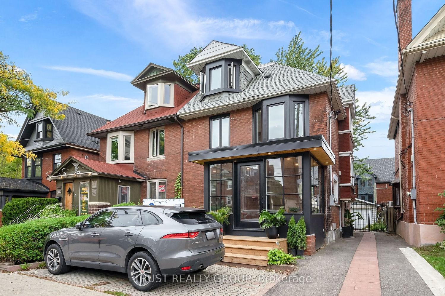 266 Roncesvalles Ave for sale 