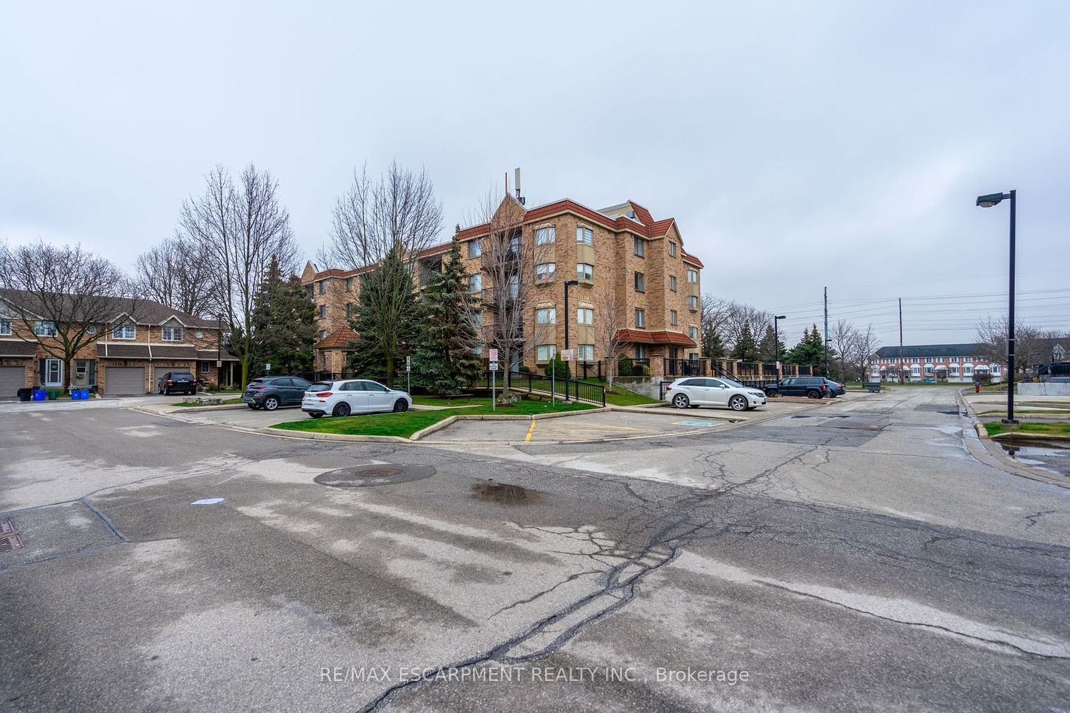 3499 Upper Middle Rd, unit 112 for sale - image #37