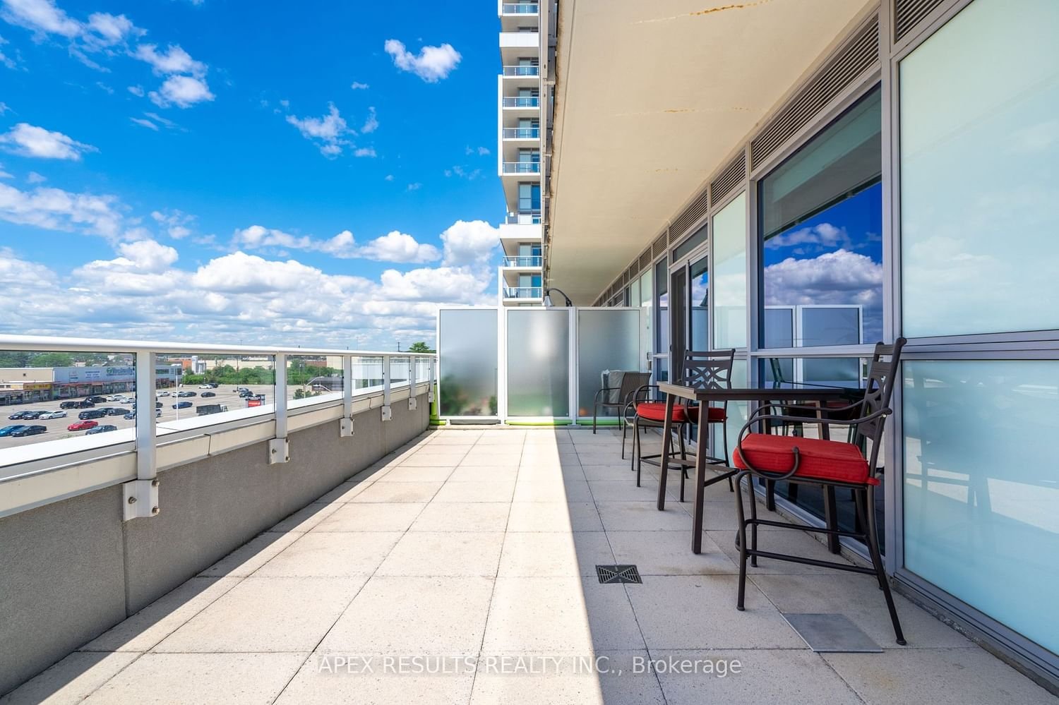 55 Speers Rd, unit 411 for sale - image #2