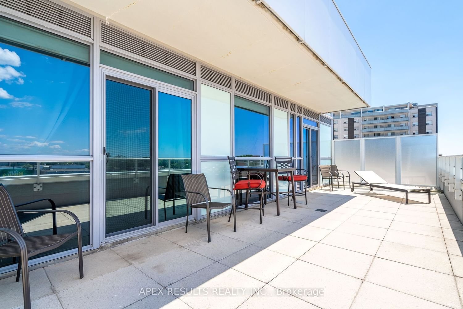 55 Speers Rd, unit 411 for sale - image #3