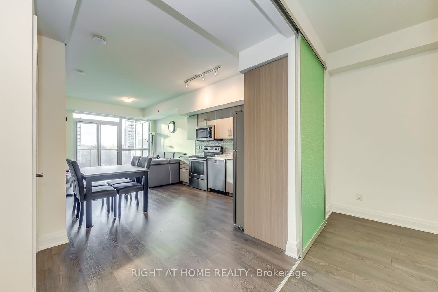55 Speers Rd, unit 404 for sale - image #14