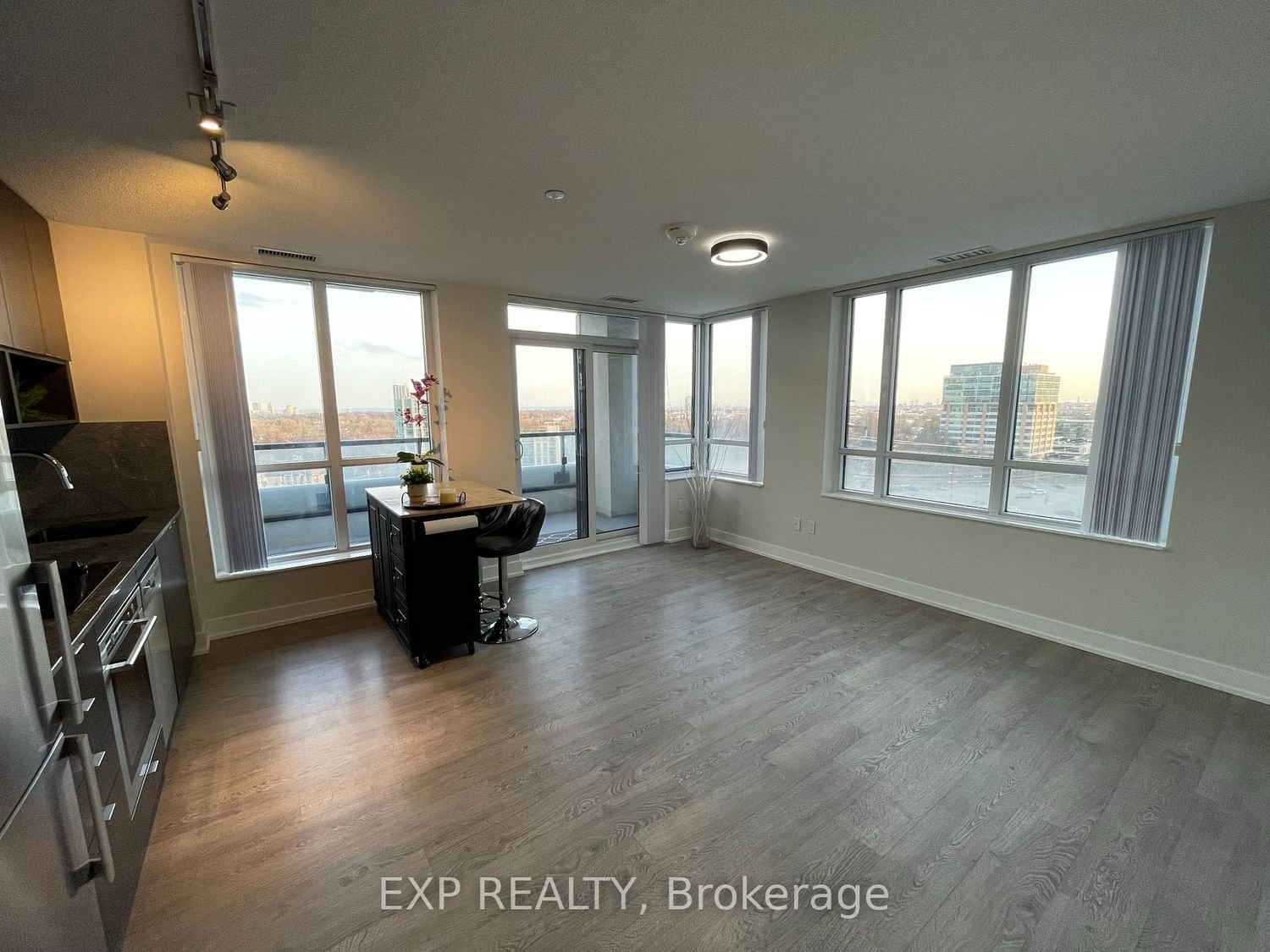 7 Mabelle Ave, unit 1009 for sale - image #10