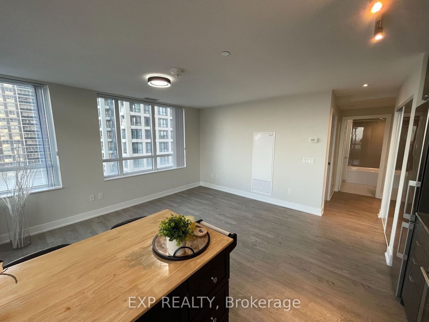 7 Mabelle Ave, unit 1009 for sale - image #13