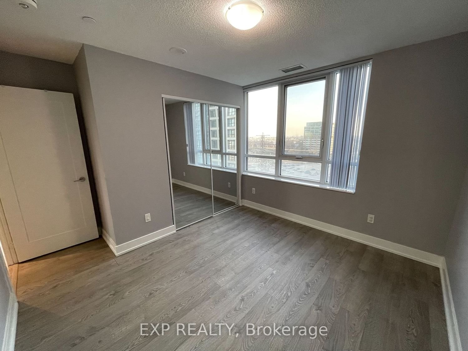 7 Mabelle Ave, unit 1009 for sale - image #25