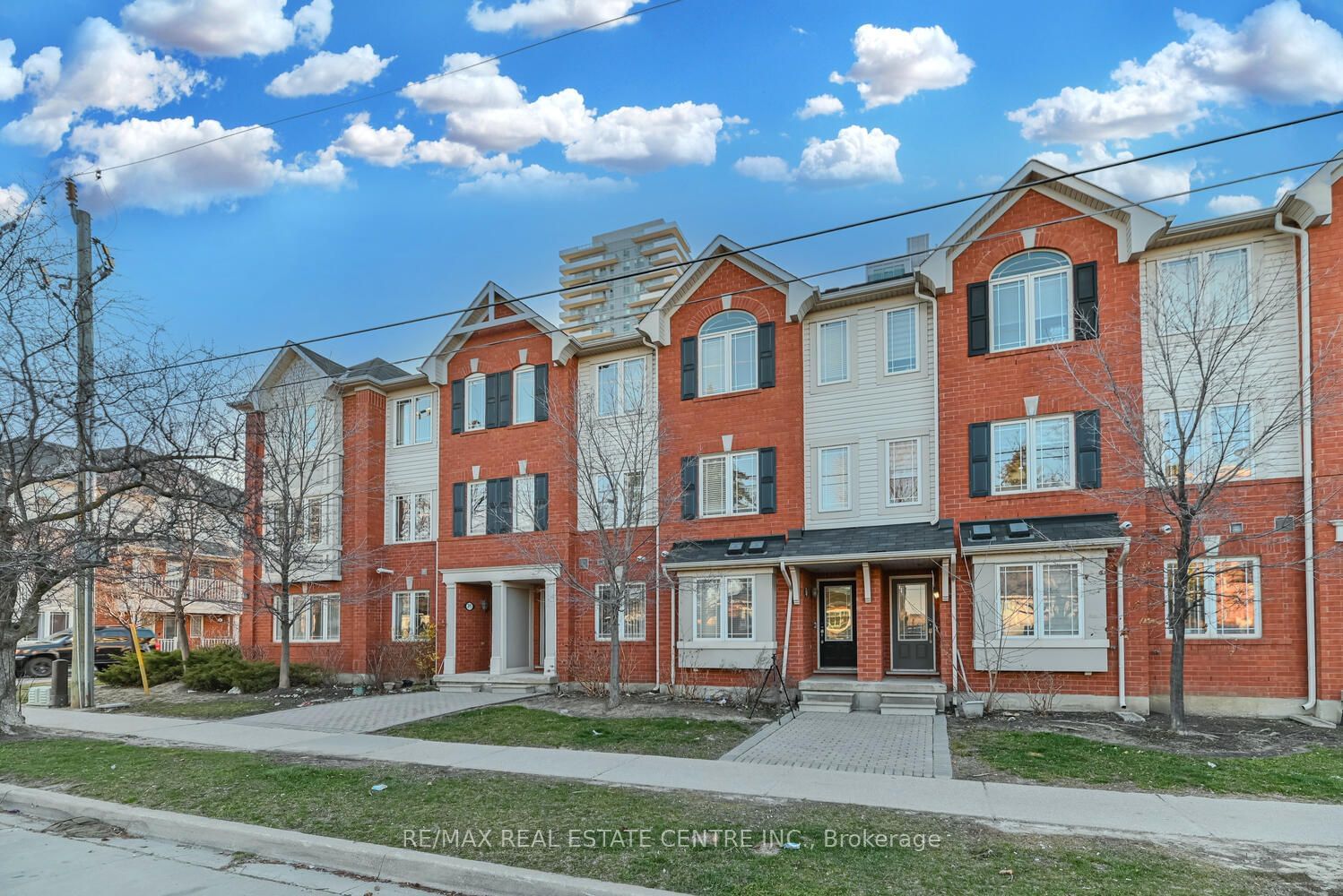 50 Hillcrest Ave Townhomes, Brampton, Toronto