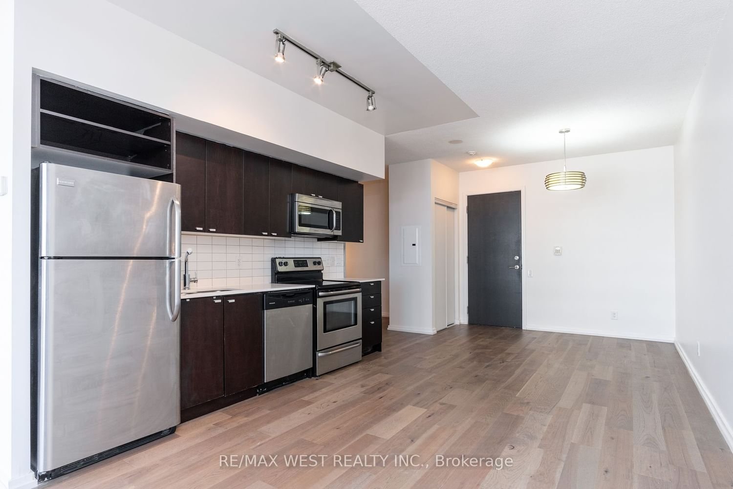 105 The Queensway Ave, unit 515 for sale - image #7
