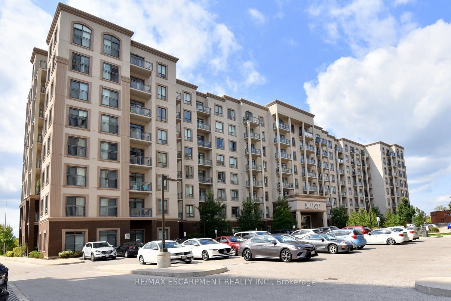 2486 Old Bronte Rd, unit 515 for rent - image #3