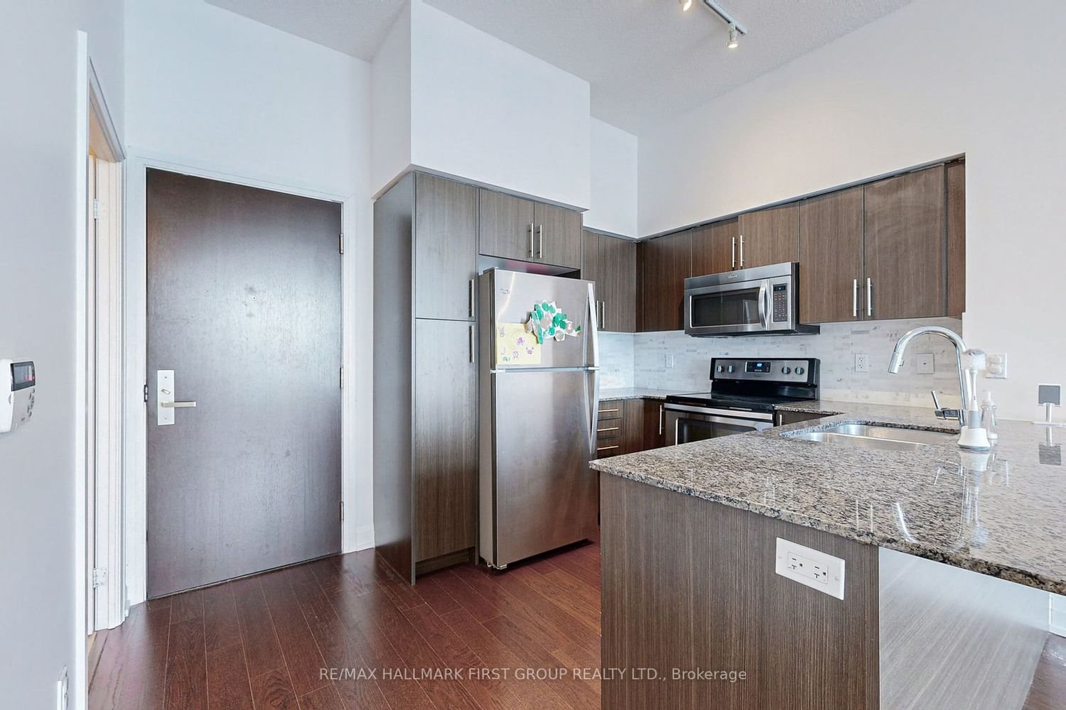 65 Speers Rd, unit Ph06 for rent - image #9
