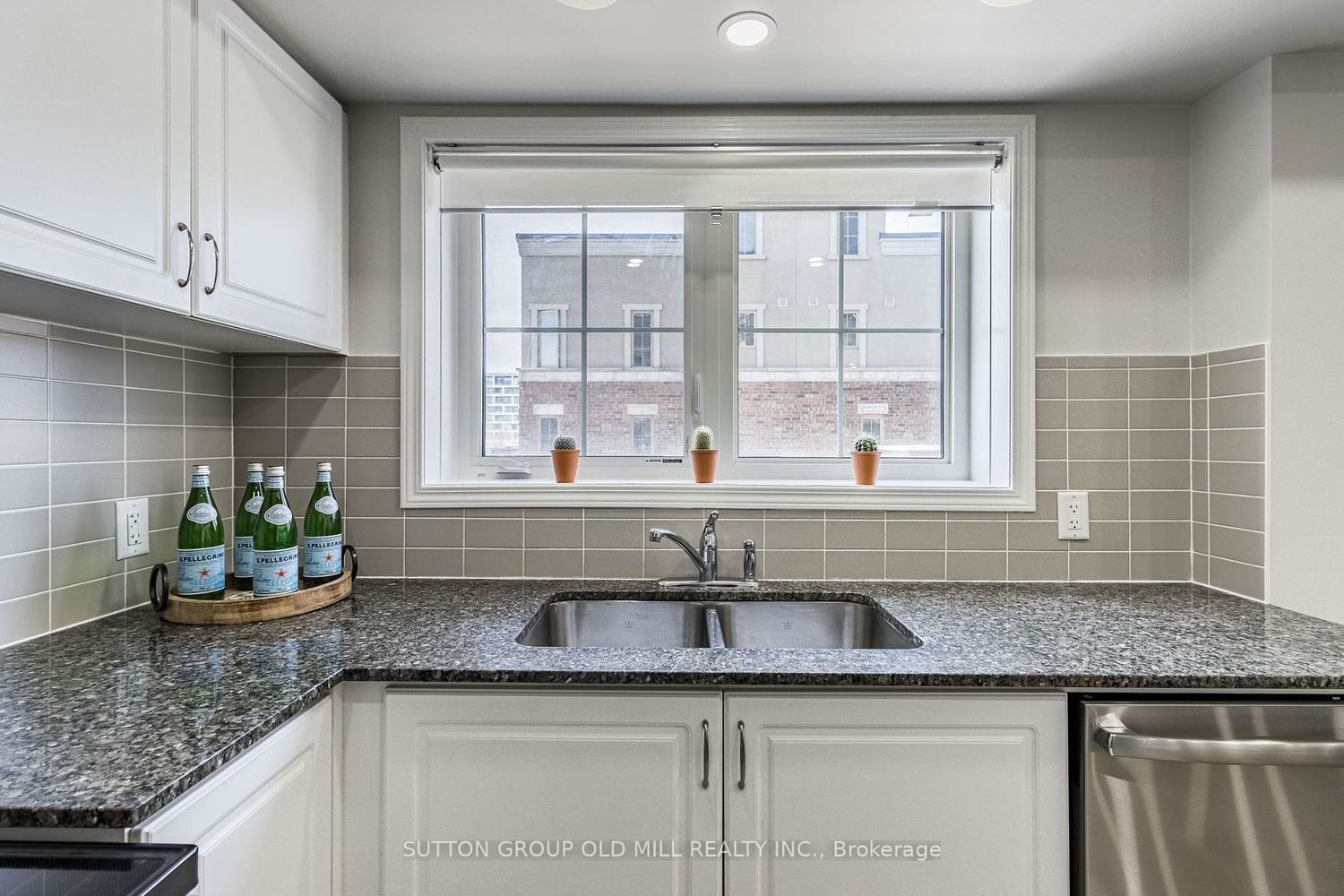 2441 Greenwich Dr, unit 124 for sale - image #10