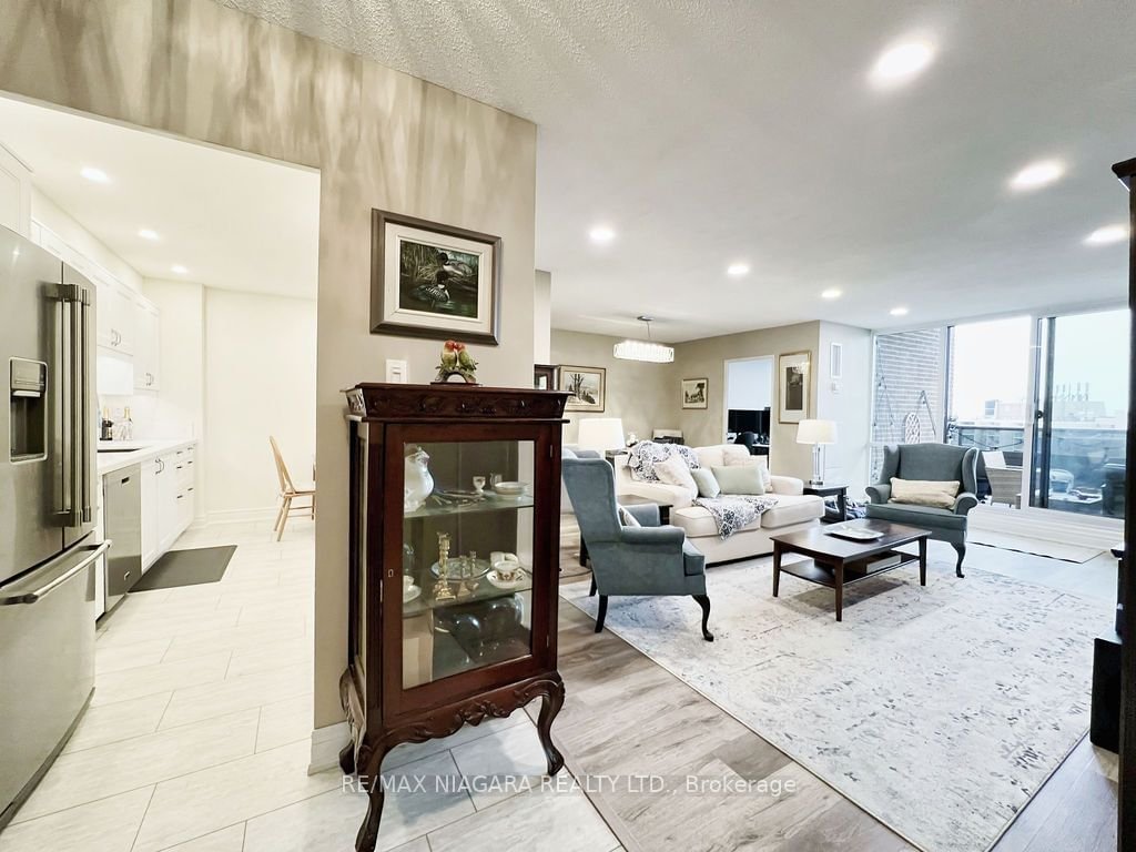 625 The West Mall, unit 2102Ph2 for sale - image #3
