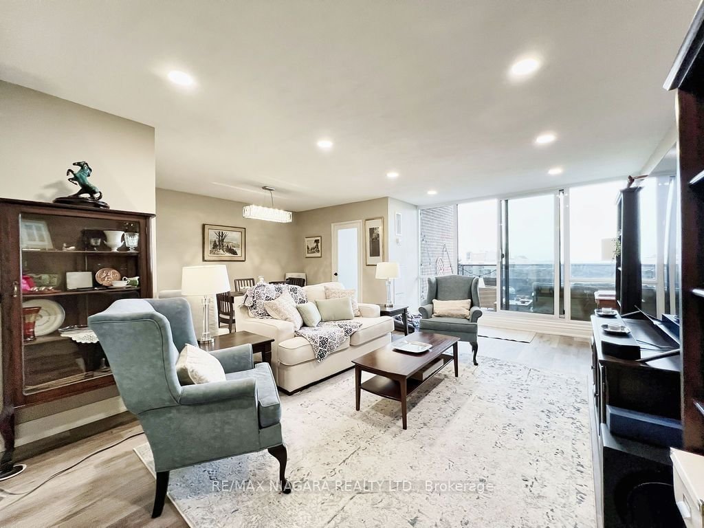 625 The West Mall, unit 2102Ph2 for sale - image #4