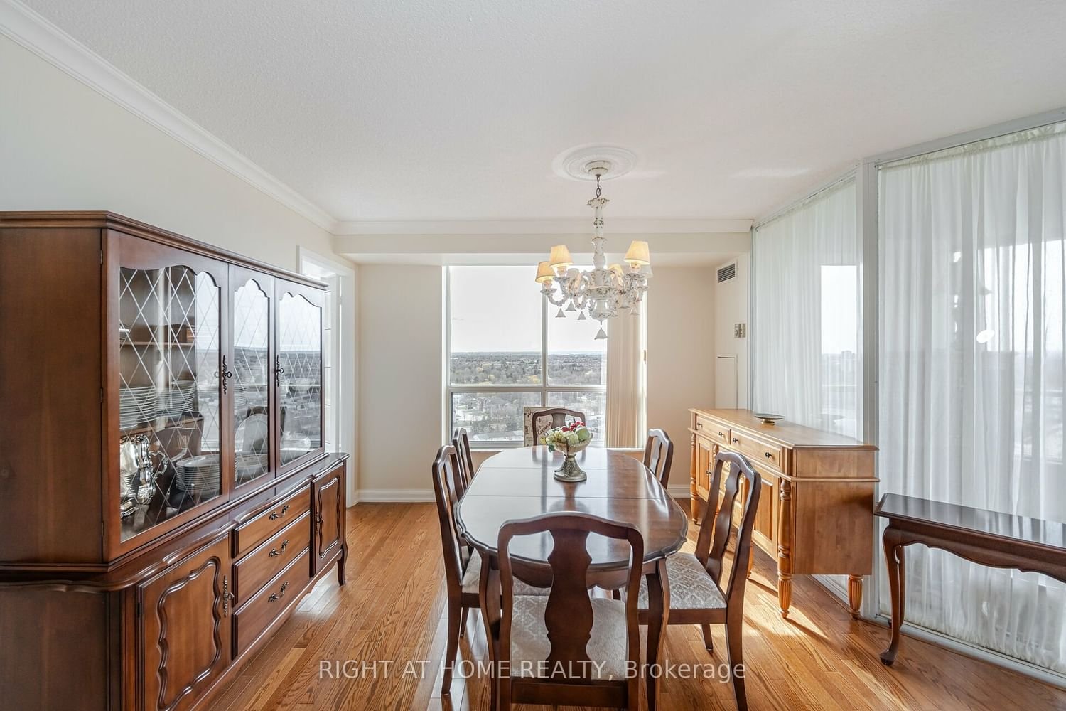 24 Hanover Rd, unit 2101 for sale - image #10