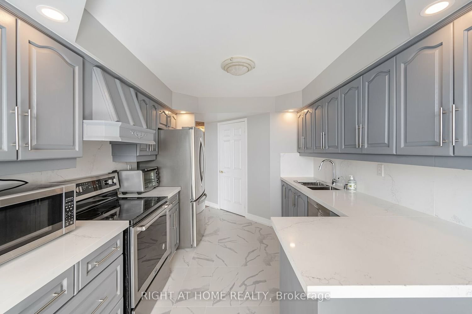 24 Hanover Rd, unit 2101 for sale - image #19