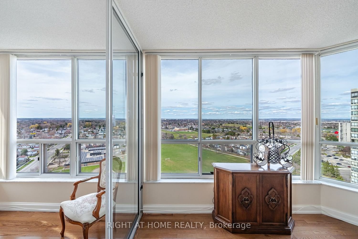 24 Hanover Rd, unit 2101 for sale - image #7