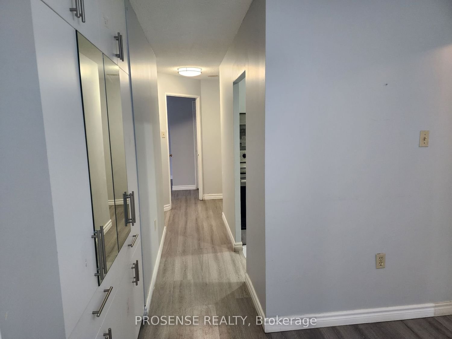 25 Fairview Rd W, unit 504 for rent - image #18