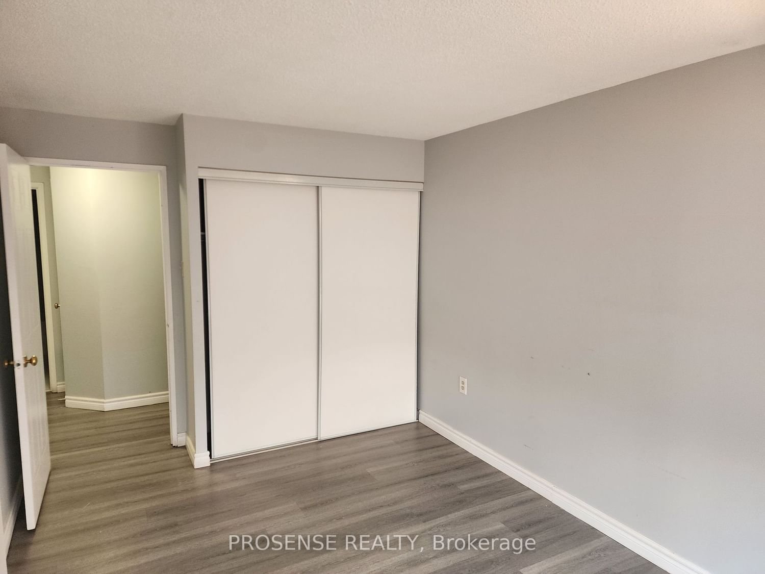 25 Fairview Rd W, unit 504 for rent - image #27