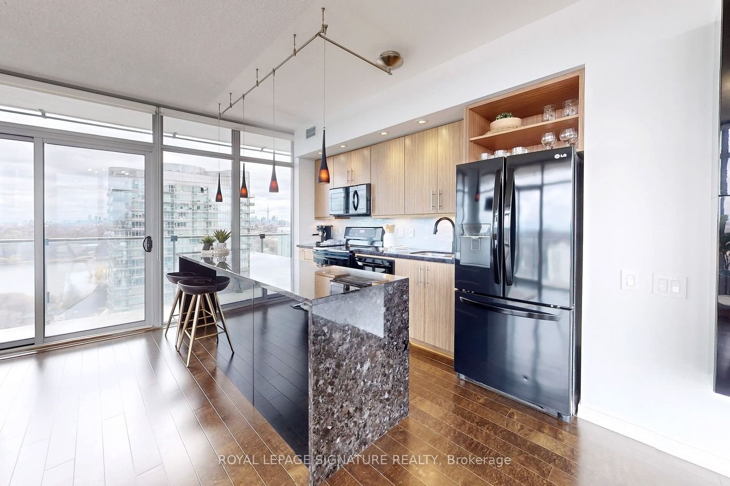 103 The Queensway, unit 2312 for sale - image #14