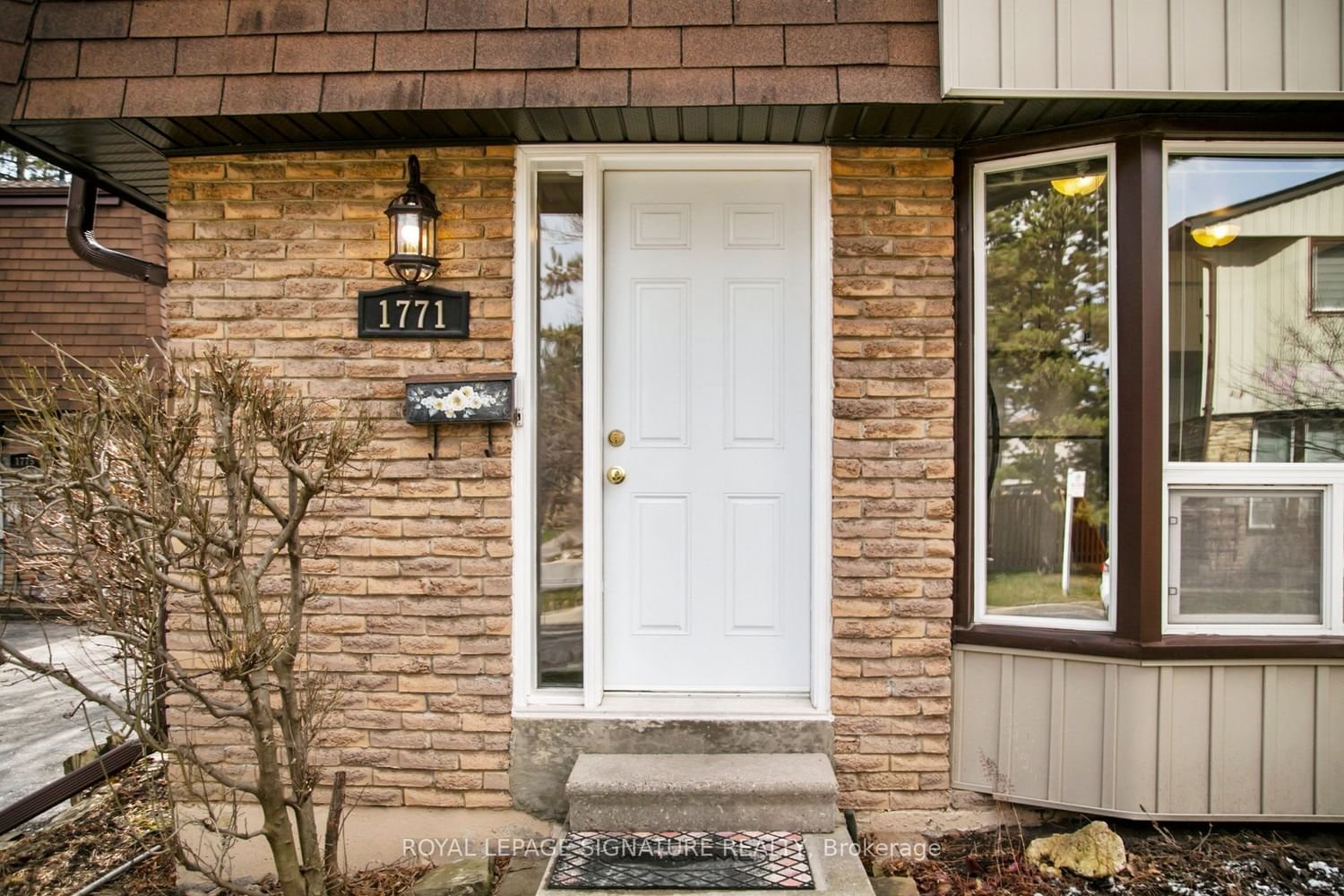 1771 Hyde Mill Cres, unit 7 for sale - image #3