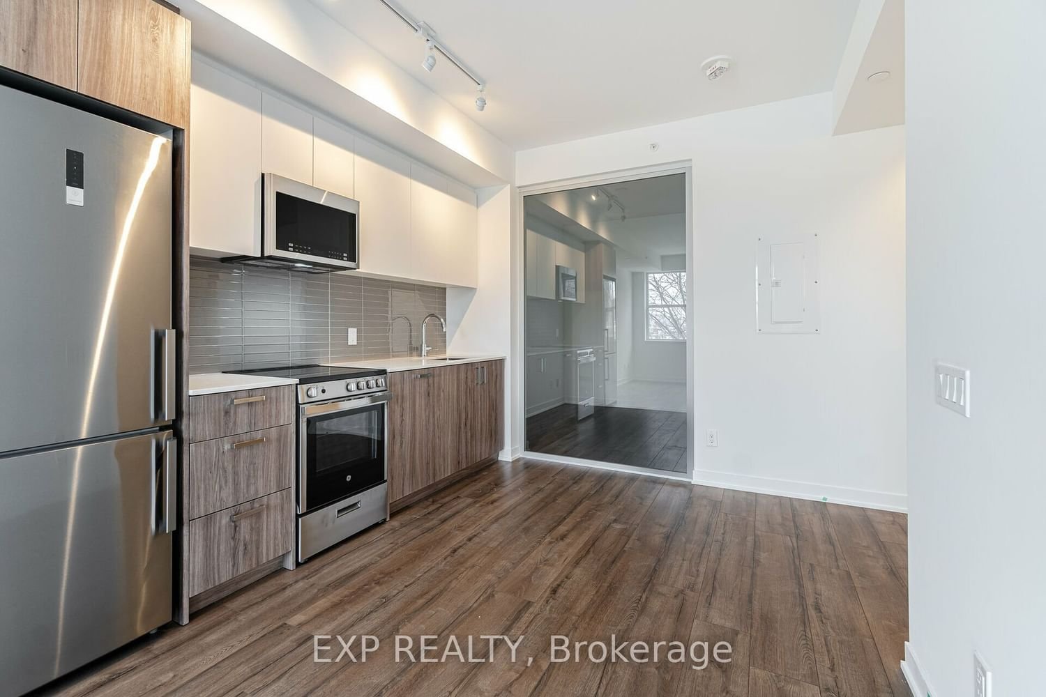 1787 St. Clair Ave W, unit 218 for rent - image #11