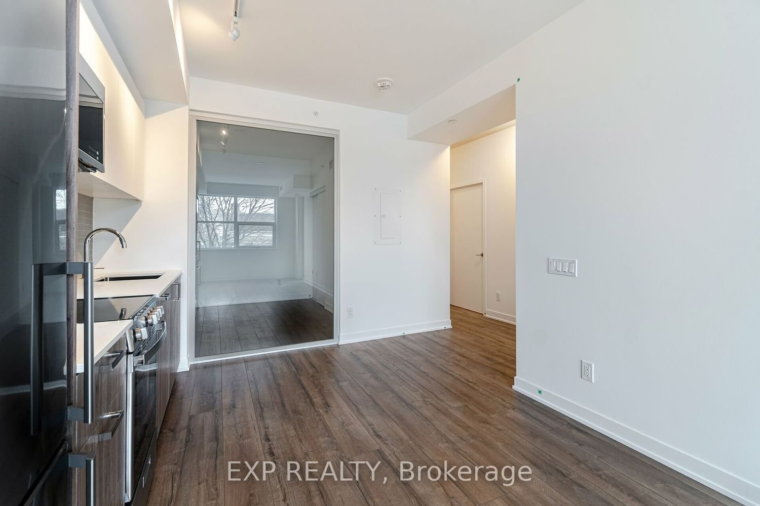 1787 St. Clair Ave W, unit 218 for rent - image #9