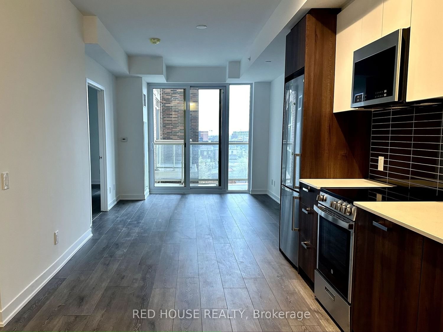 1787 St Clair Ave W, unit 528 for rent - image #2