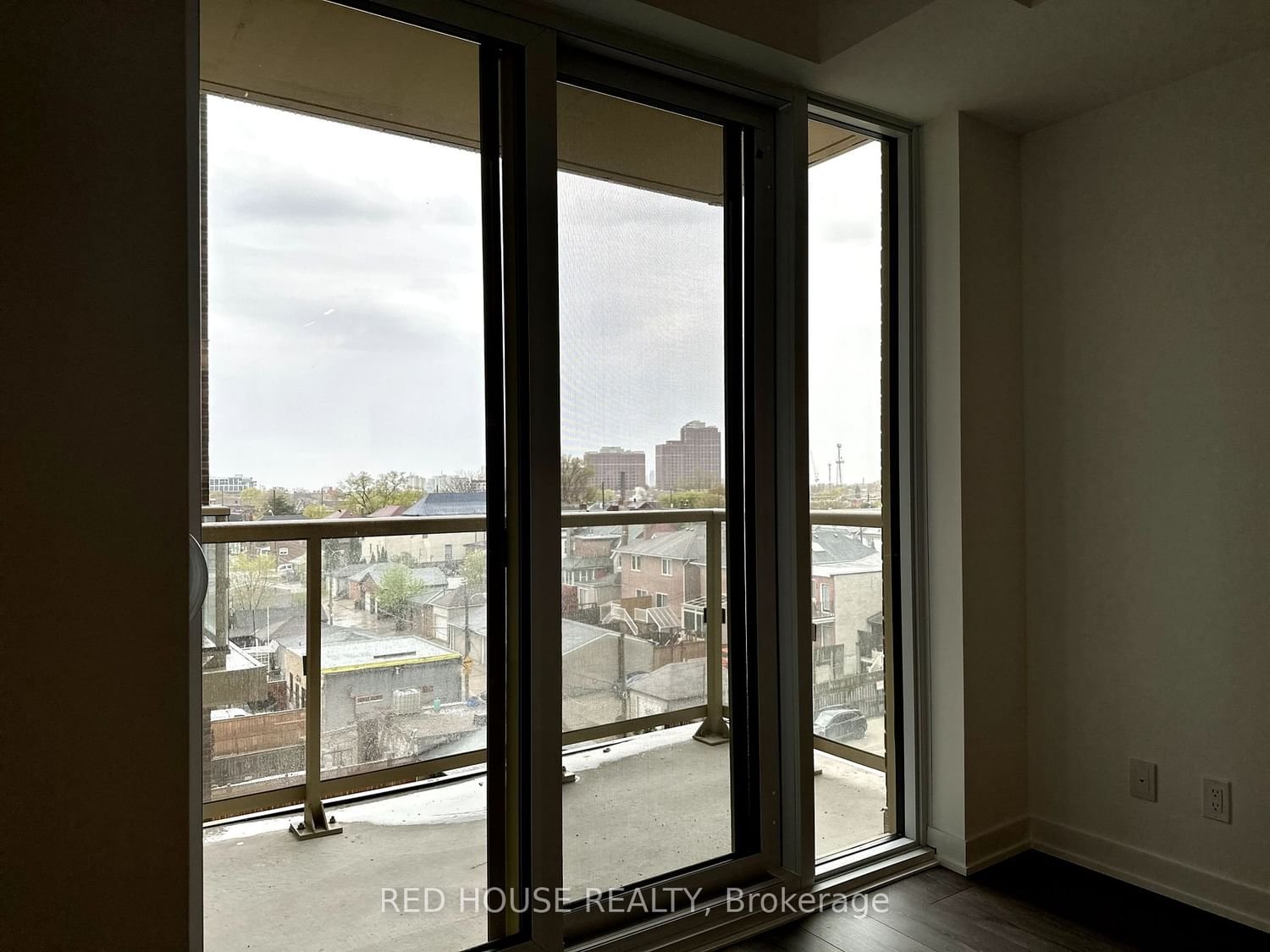 1787 St Clair Ave W, unit 528 for rent - image #7