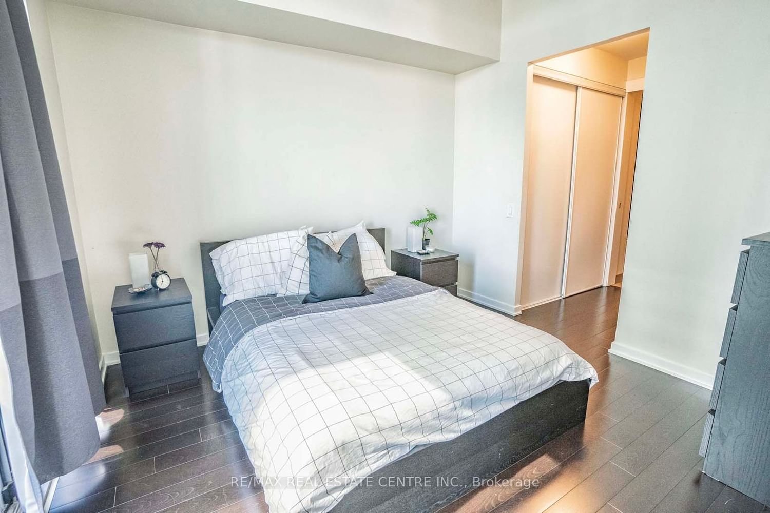 105 The Queensway Ave, unit 415 for sale - image #9